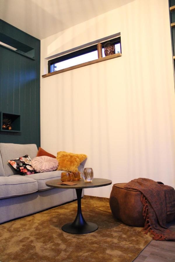 Stad aan 't Haringvliet Tiny House In De Boomgaard Bed & Breakfast エクステリア 写真