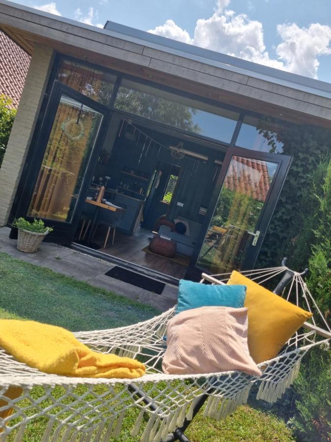 Stad aan 't Haringvliet Tiny House In De Boomgaard Bed & Breakfast エクステリア 写真